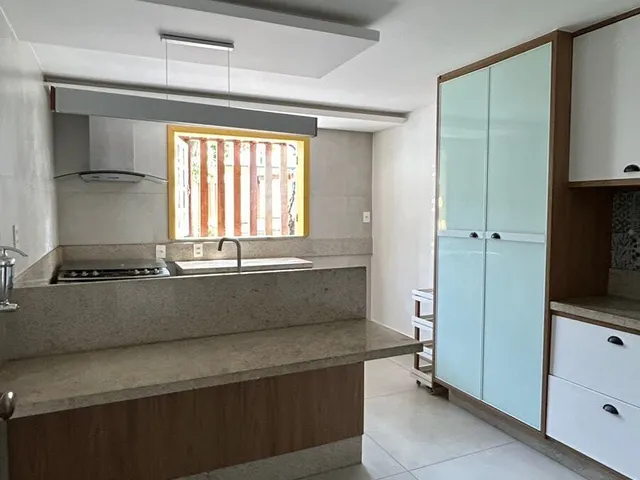 Imagem 2: Vendo Linda Casa em Condomínio em Stella Maris com 5/4, Sendo 4 Suítes , Closset