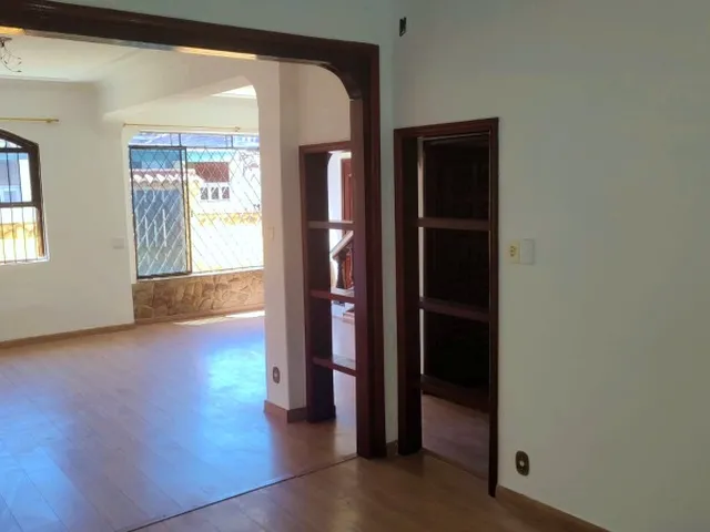 Imagem 8: Casa Ampla com Área Gourmet, Piscina e Suíte Master