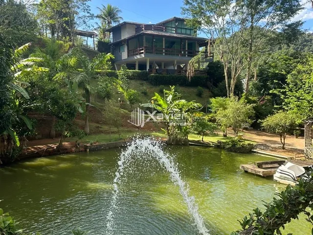 Imagem: Chácara de Alto Padrão com Piscina e Lagoa