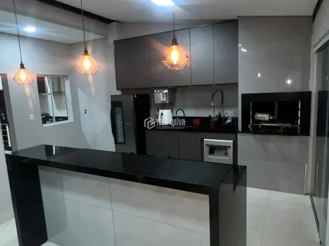 Imagem: Casa À Venda no Bairro Despraiado - Cuiabá/Mt