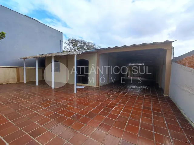 Imagem: Casa À Venda, 350 Metros do Mar em Praia