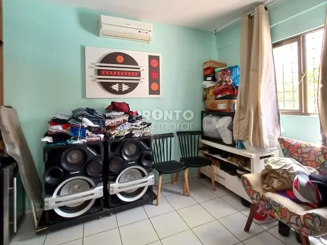 Imagem 3: Casa com 4 Quartos em Candeias