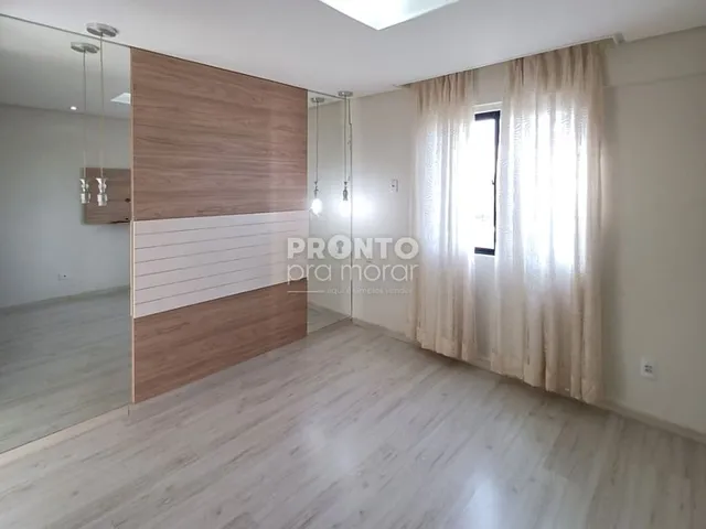 Imagem: Apartamento com 2 quartos em Rosarinho