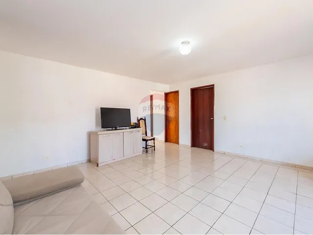 Imagem 6: Sobrado com 5 quartos e Casa nos fundos, bairro Fazendinha - PR