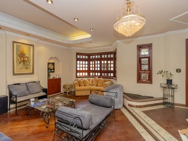 Imagem: Casa para Venda em Campo Belo com 4 Quartos