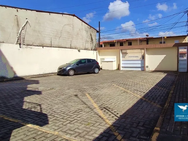 Imagem 6: Prédio de Quitinetes no Bairro Passaré - Prédio Residencial Seminovo com 15