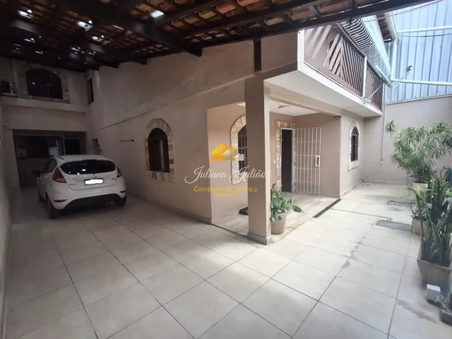 Imagem: A casa possui 5 Dormitórios, 2 Suítes, 4 Banheiros, 3