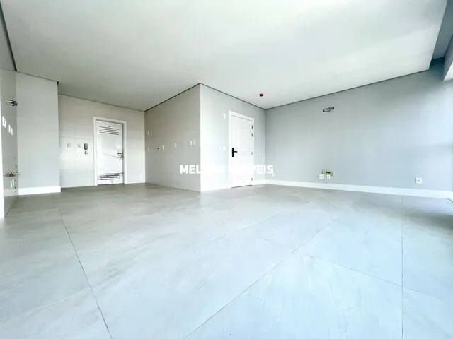 Imagem 3: Apartamento à venda com 4 quartos sendo 2 suítes e 3 vagas de garagem localizado em