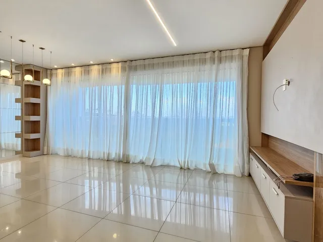 Imagem: O apartamento possui 5 Dormitórios, 3 Suítes, 4