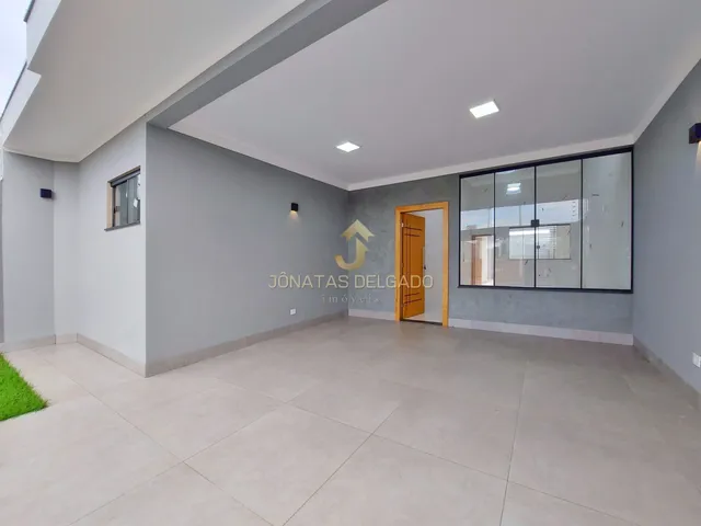 Imagem 2: Casa com piscina e 2 suítes no Jardim Munique - Maringá/PR