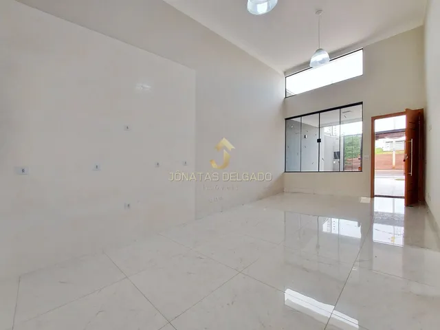 Imagem 3: Casa com piscina e 2 suítes no Jardim Munique - Maringá/PR