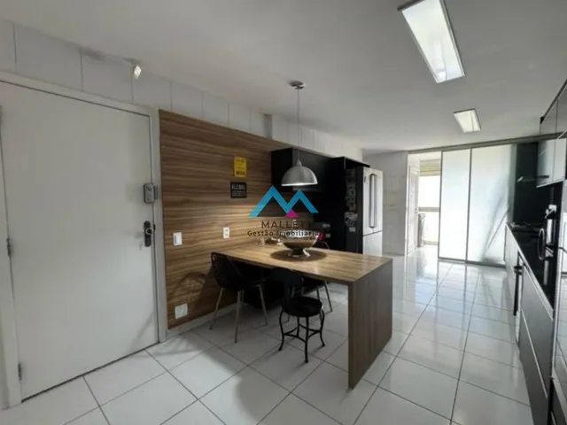 Imagem 13: Lindo apartamento de luxo, 288,54 m², com 4 suítes, todo reformado e mobiliado, à