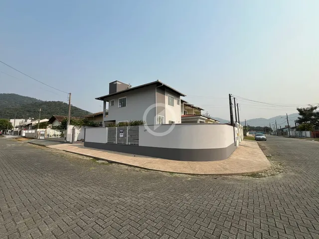 Imagem: Sobrado à venda no bairro RIO HERN - Schroeder/SC