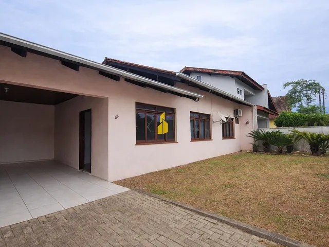 Imagem 1: Casa com 3 Quartos no Bairro das Capitais em Timbó-Sc
