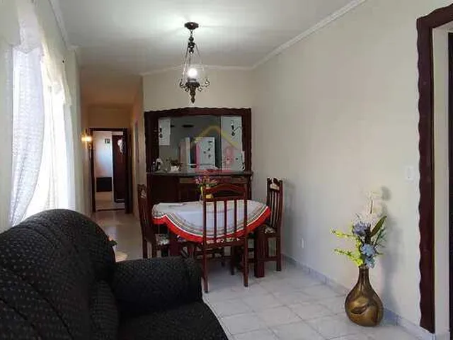 Imagem: O apartamento possui 2 Dormitórios, 1 Suíte, 2 Banheiros,