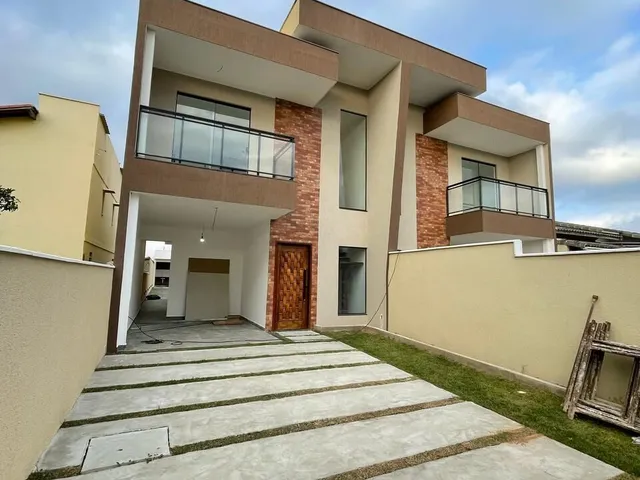 Imagem: Casa Duplex com Piscina à Venda em Itaipuaçu