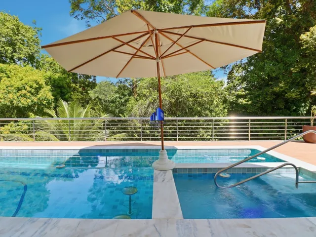 Imagem 8: CASA À VENDA EM ALPHAVILLE I SALVADOR R$ 5.500.000,00 PISCINA, ÁREA GOURMET, 7 SUÍTES