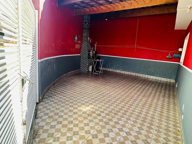 Imagem: Bela Casa de Esquina com Ótimo Custo X