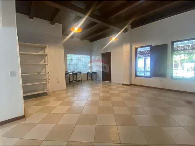 Imagem 13: Imóvel Comercial com Moradia e Garagem - Ótimo para Restaurante