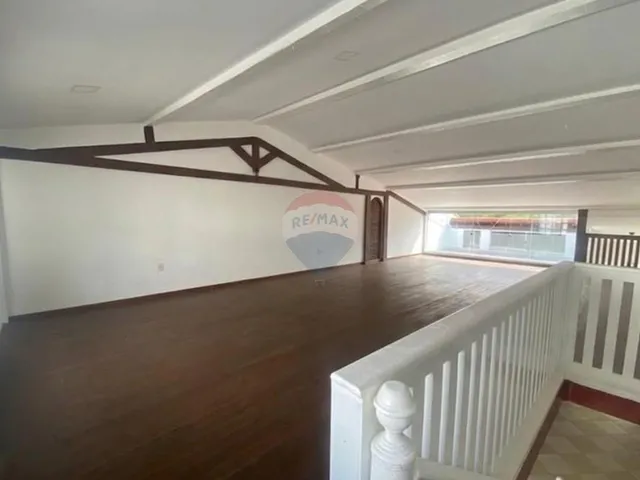Imagem 5: Imóvel Comercial com Moradia e Garagem - Ótimo para Restaurante