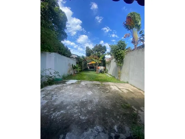 Imagem 2: Imóvel Comercial com Moradia e Garagem - Ótimo para Restaurante
