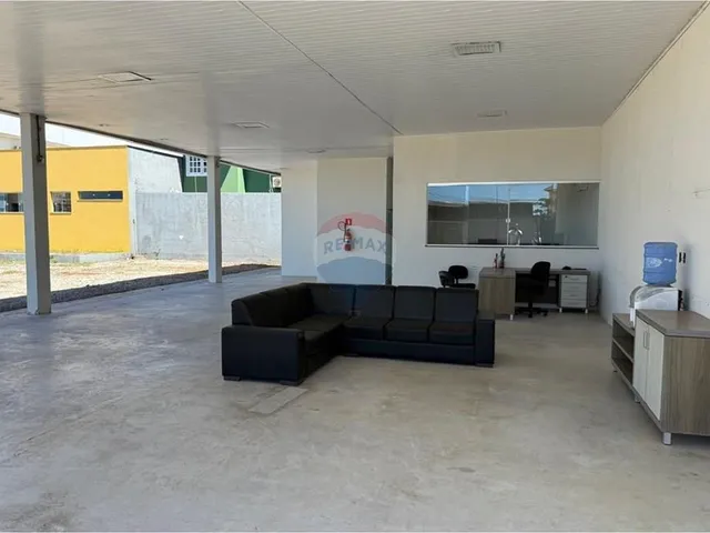 Imagem 5: Imóvel Comercial Próximo Ao Centro com Grande Área - Excelente para Negócios