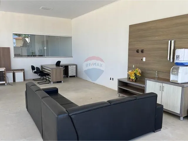 Imagem 9: Imóvel Comercial Próximo Ao Centro com Grande Área - Excelente para Negócios