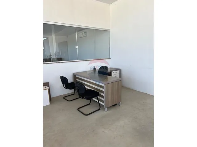 Imagem 10: Imóvel Comercial Próximo Ao Centro com Grande Área - Excelente para Negócios