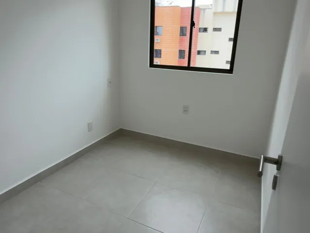 Imagem 3: 02 Quartos Sendo Um Suíte, Duas Varandas e Nascente, na Ponta Verde