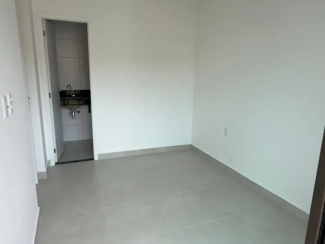 Imagem 12: 02 Quartos Sendo Um Suíte, Duas Varandas e Nascente, na Ponta Verde