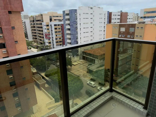 Imagem 2: 02 Quartos Sendo Um Suíte, Duas Varandas e Nascente, na Ponta Verde