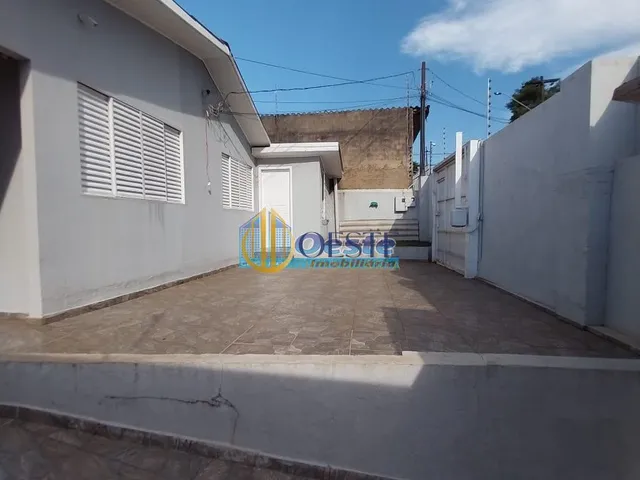 Imagem 7: Duas casas no mesmo terreno, com piscina