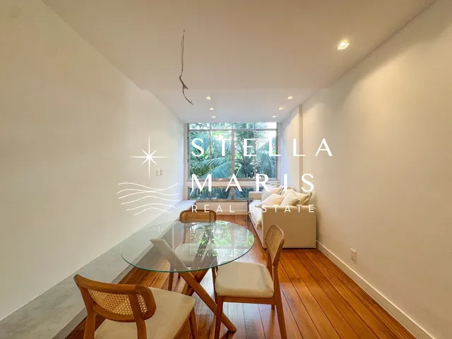 Imagem 3: Ipanema, Apartamento Recém-Reformado com 65 M2, 2 Quartos, 1 Vaga À Venda em Excelente