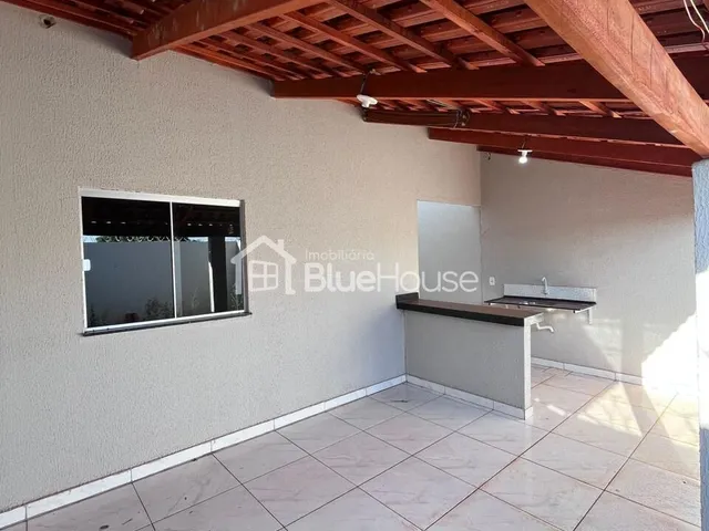 Imagem: A casa possui 2 Dormitórios, 1 Suíte, 2 Banheiros, 1 Vaga