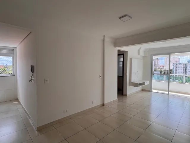 Imagem: O apartamento possui 2 Dormitórios, 1 Suíte, 2 Banheiros,