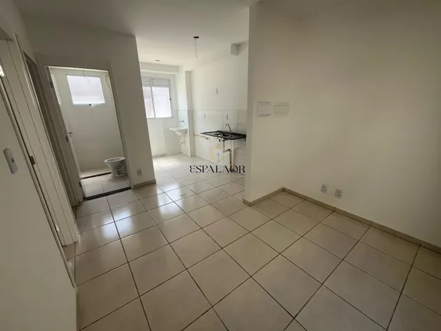 Imagem: O apartamento possui 2 Dormitórios, 1 Banheiro, 1 Vaga na