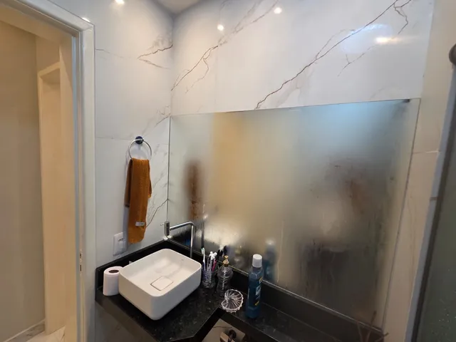 Imagem 3: Oportunidade no Salinas: Apartamento Moderno, Reformado e Pronto para Morar