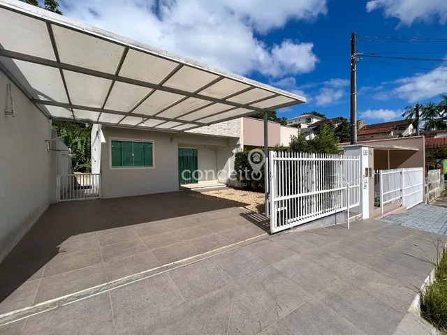 Imagem 1: Sobrado Semimobiliado com 2 Dormitórios na Água Verde!