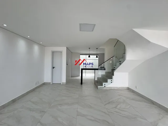 Imagem: Casa geminada à venda com três quartos