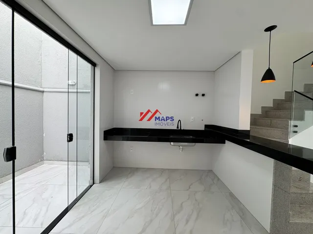 Imagem 7: Casa geminada à venda com três quartos, suíte e uma vaga, no bairro Planalto - Belo