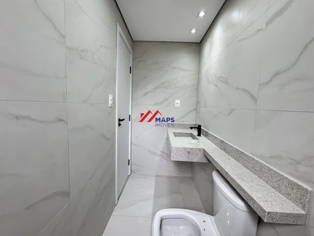 Imagem 2: Casa geminada à venda com três quartos, suíte e uma vaga, no bairro Planalto - Belo