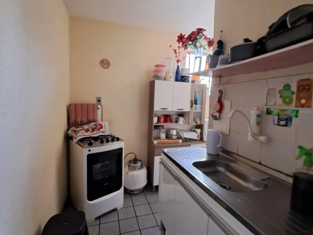 Imagem 8: VENDO Apartamento em Camaçari, 2/4, sala, cozinha, banheiro, área de serviço e com uma