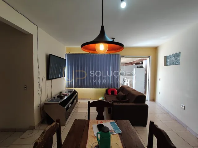 Imagem: Apartamento Amplo com 3 Quartos (1 Suíte)