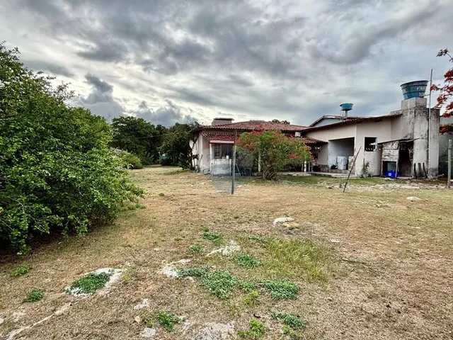 Imagem 16: Área Estratégica 2.213 m² com 342 m² Construídos a 400m da Praia – Centro de Coroa
