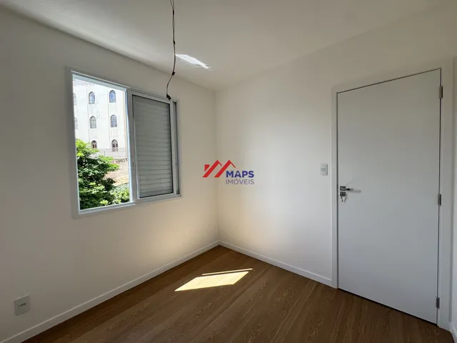 Imagem 4: Apartamento com três quartos, suíte e duas vagas de garagem à venda no bairro Sagrada