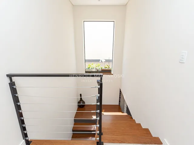 Imagem 3: Casa no Ecoville com 3 Suítes, Quintal com Churrasqueira e 182m² Privativos