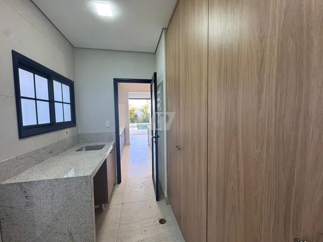 Imagem 3: Casa em condomínio à venda em Piracicaba-SP, bairro Ondas. 3 quartos, 3 suítes, 1