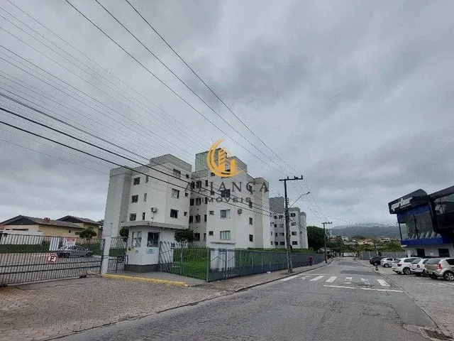 Imagem: O apartamento possui 2 Dormitórios, 1 Banheiro, 1 Vaga na