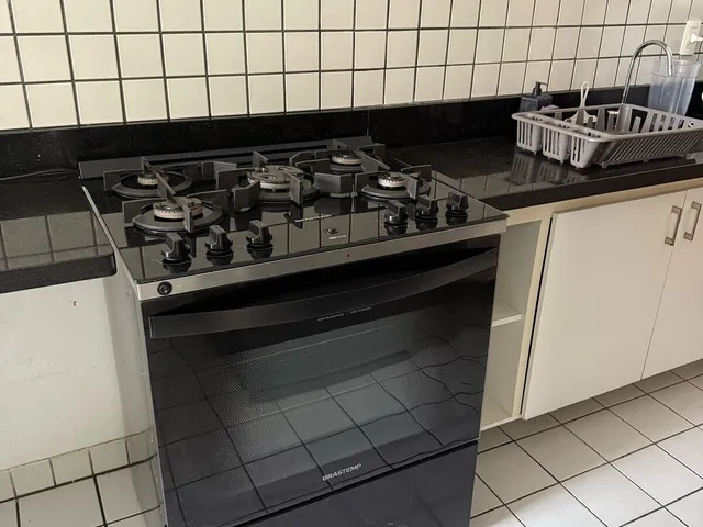 Imagem 10: Alugo em Oportunidade Apartamento Mobiliado com 197M2 com 4/4 em Condomínio
