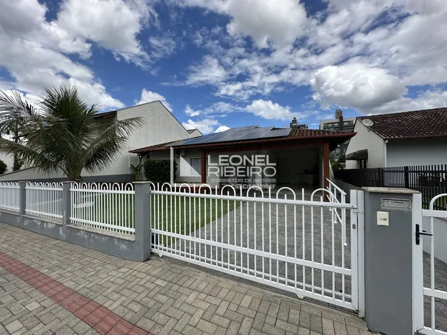 Imagem: Casa com 3 dormitórios à venda, 220 m²